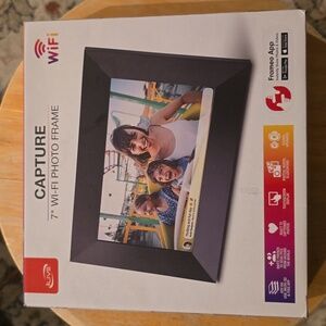 iLIVE ELECTRONICS BRAND CAPTURE 7" WI-FI PHOTO FRAME